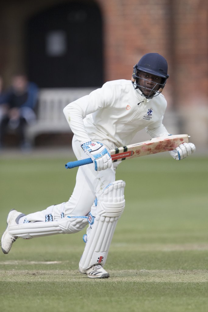 tawanda muyeye batting